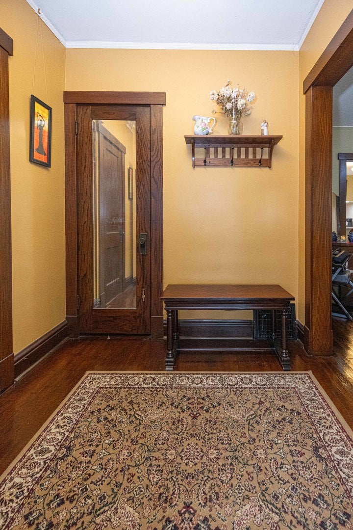 811 Farragut Place