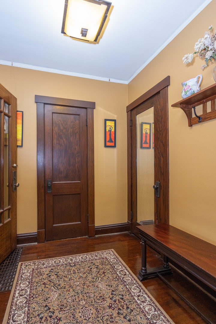 811 Farragut Place