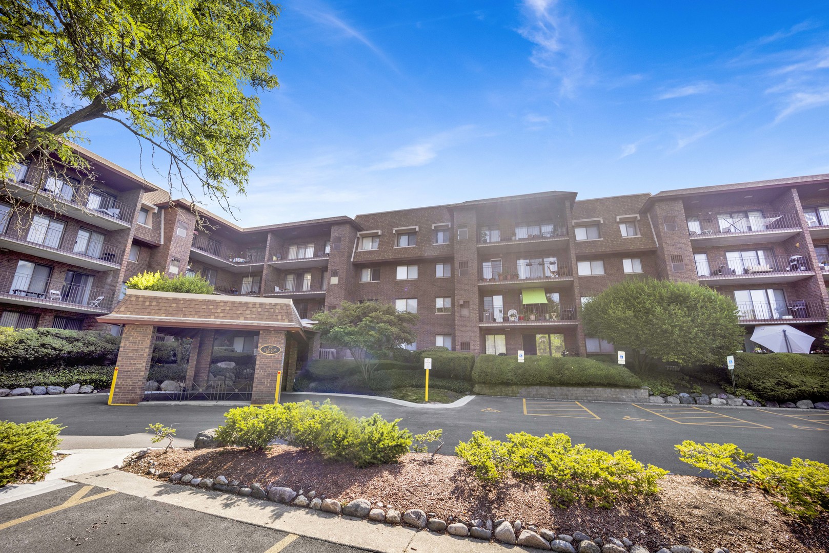101 OLD OAK Drive 400A