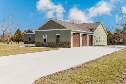 Tiny photo for 704 Jonathan Lane, Carterville, IL 62918 (MLS # 12577193)