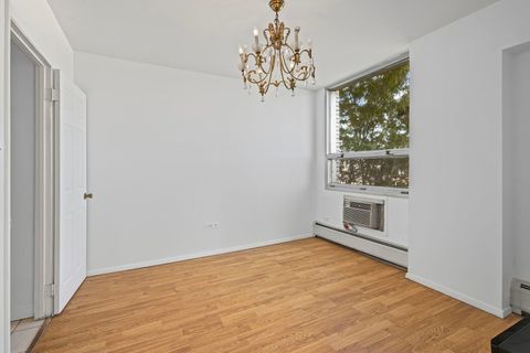 Tiny photo for 9001 Golf Road #5B, Des Plaines, IL 60016 (MLS # 12477442)