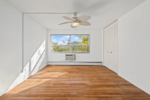 Tiny photo for 9001 Golf Road #5B, Des Plaines, IL 60016 (MLS # 12477442)