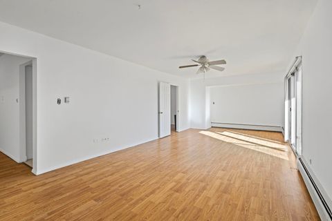 Tiny photo for 9001 Golf Road #5B, Des Plaines, IL 60016 (MLS # 12477442)