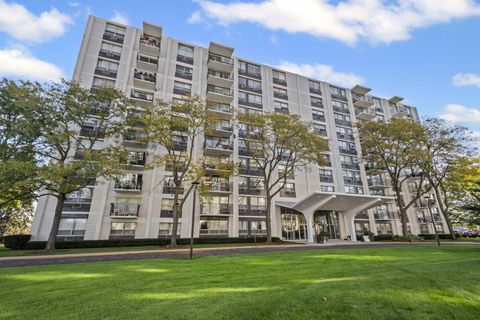Photo of 9001 Golf Road #5B, Des Plaines, IL 60016 (MLS # 12477442)