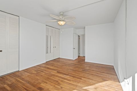 Tiny photo for 9001 Golf Road #5B, Des Plaines, IL 60016 (MLS # 12477442)