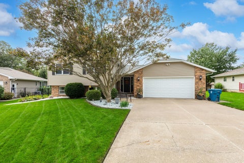 Tiny photo for 506 47th Avenue, East Moline, IL 61244 (MLS # 12768324)