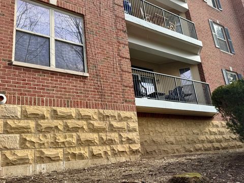 Tiny photo for 3135 Town Square Drive #104, Rolling Meadows, IL 60008 (MLS # 12569054)