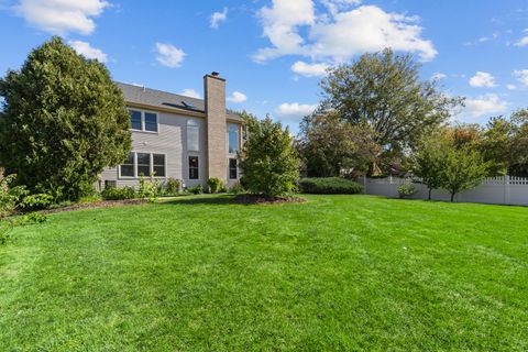 Tiny photo for 374 Waverly Drive, Mundelein, IL 60060 (MLS # 12492600)