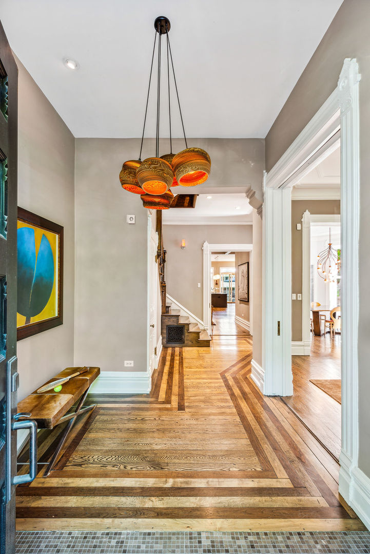 540 W FULLERTON Parkway