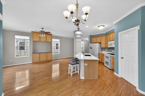 Tiny photo for 334 Buckingham Court, Lombard, IL 60148 (MLS # 12536903)