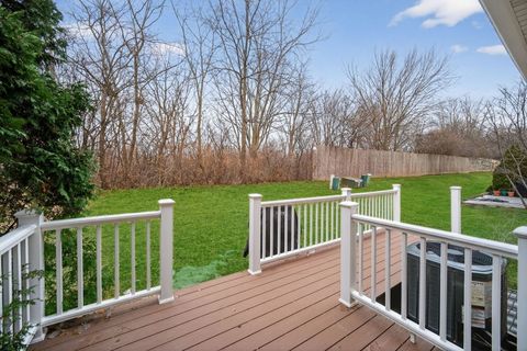 Tiny photo for 334 Buckingham Court, Lombard, IL 60148 (MLS # 12536903)