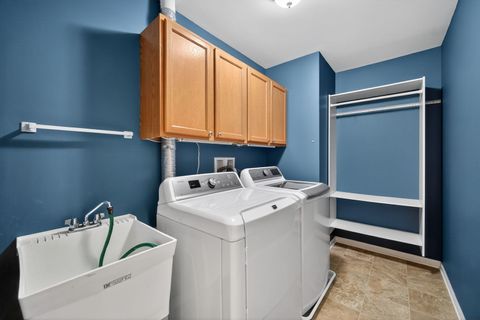 Tiny photo for 334 Buckingham Court, Lombard, IL 60148 (MLS # 12536903)