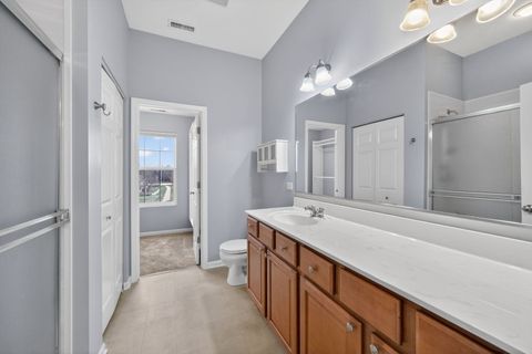 Tiny photo for 334 Buckingham Court, Lombard, IL 60148 (MLS # 12536903)