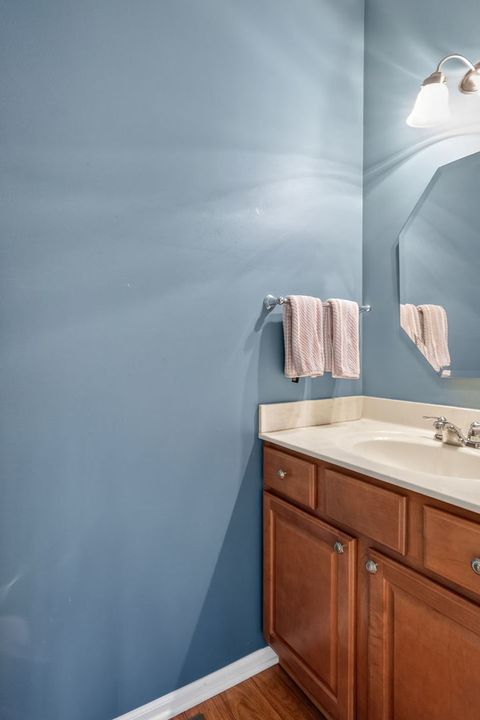 Tiny photo for 334 Buckingham Court, Lombard, IL 60148 (MLS # 12536903)