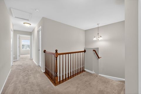 Tiny photo for 334 Buckingham Court, Lombard, IL 60148 (MLS # 12536903)