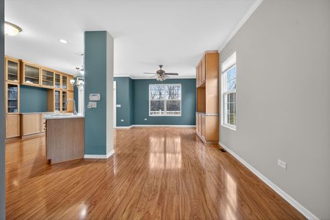 Tiny photo for 334 Buckingham Court, Lombard, IL 60148 (MLS # 12536903)