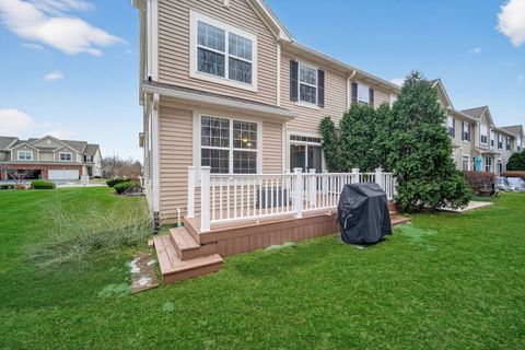 Tiny photo for 334 Buckingham Court, Lombard, IL 60148 (MLS # 12536903)