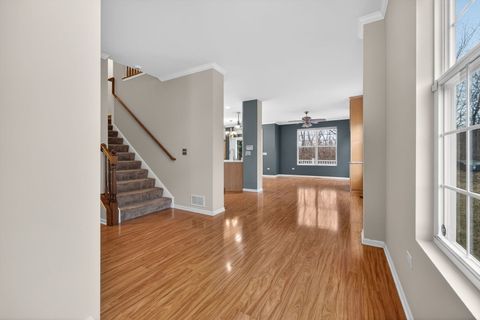 Tiny photo for 334 Buckingham Court, Lombard, IL 60148 (MLS # 12536903)