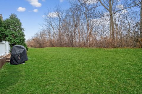 Tiny photo for 334 Buckingham Court, Lombard, IL 60148 (MLS # 12536903)