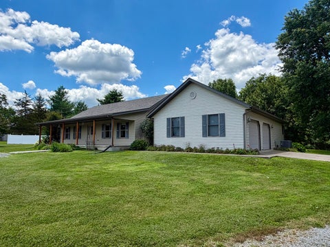 Tiny photo for 203 Ash Wood Lane, Carbondale, IL 62901 (MLS # 12657722)