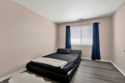 Tiny photo for 725 W Huntington Commons Road #416, Mount Prospect, IL 60056 (MLS # 12586755)