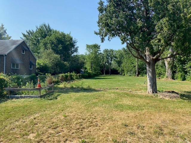 31w183 Hawthorne Lane