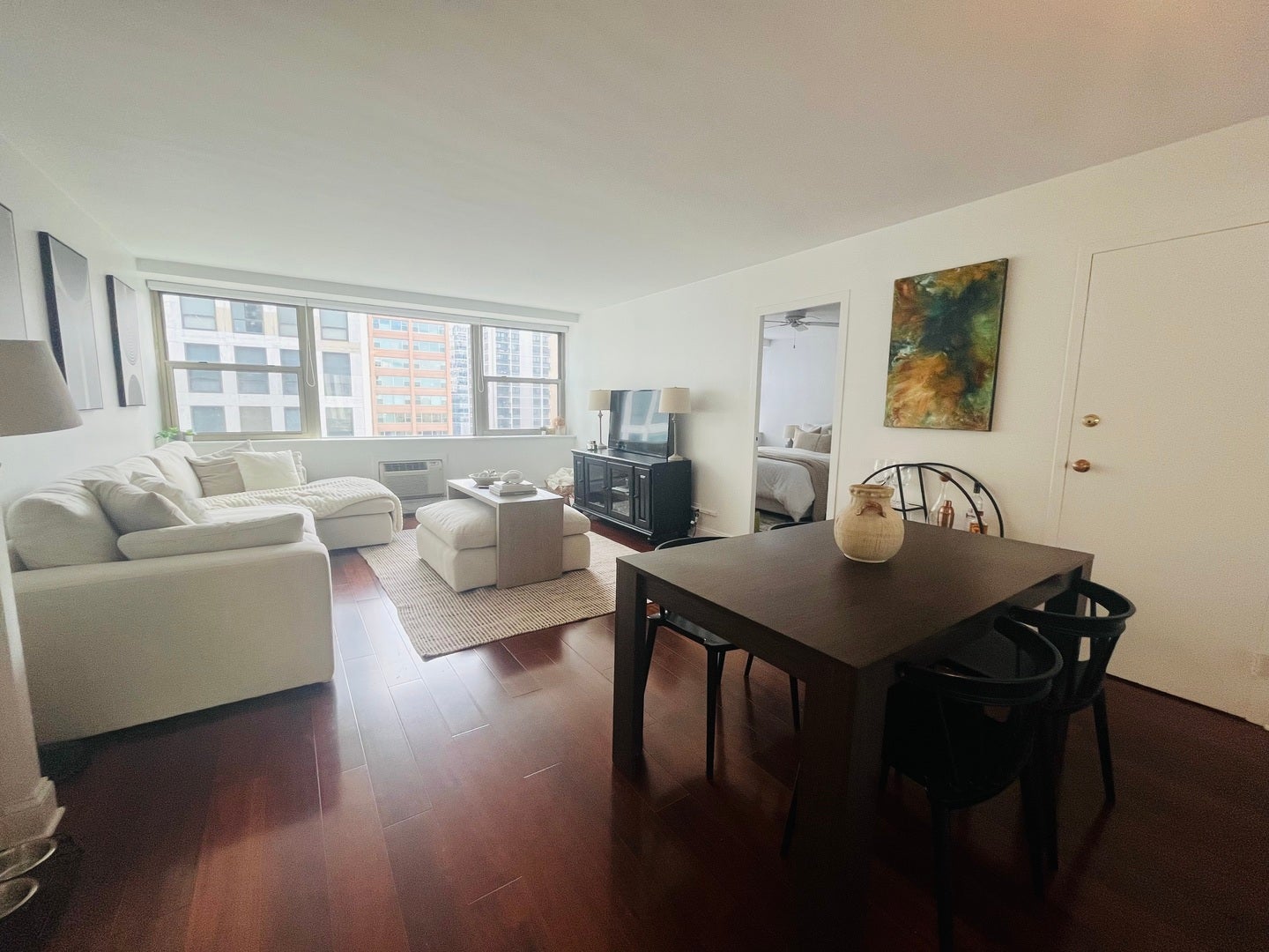 253 E DELAWARE Place 18C