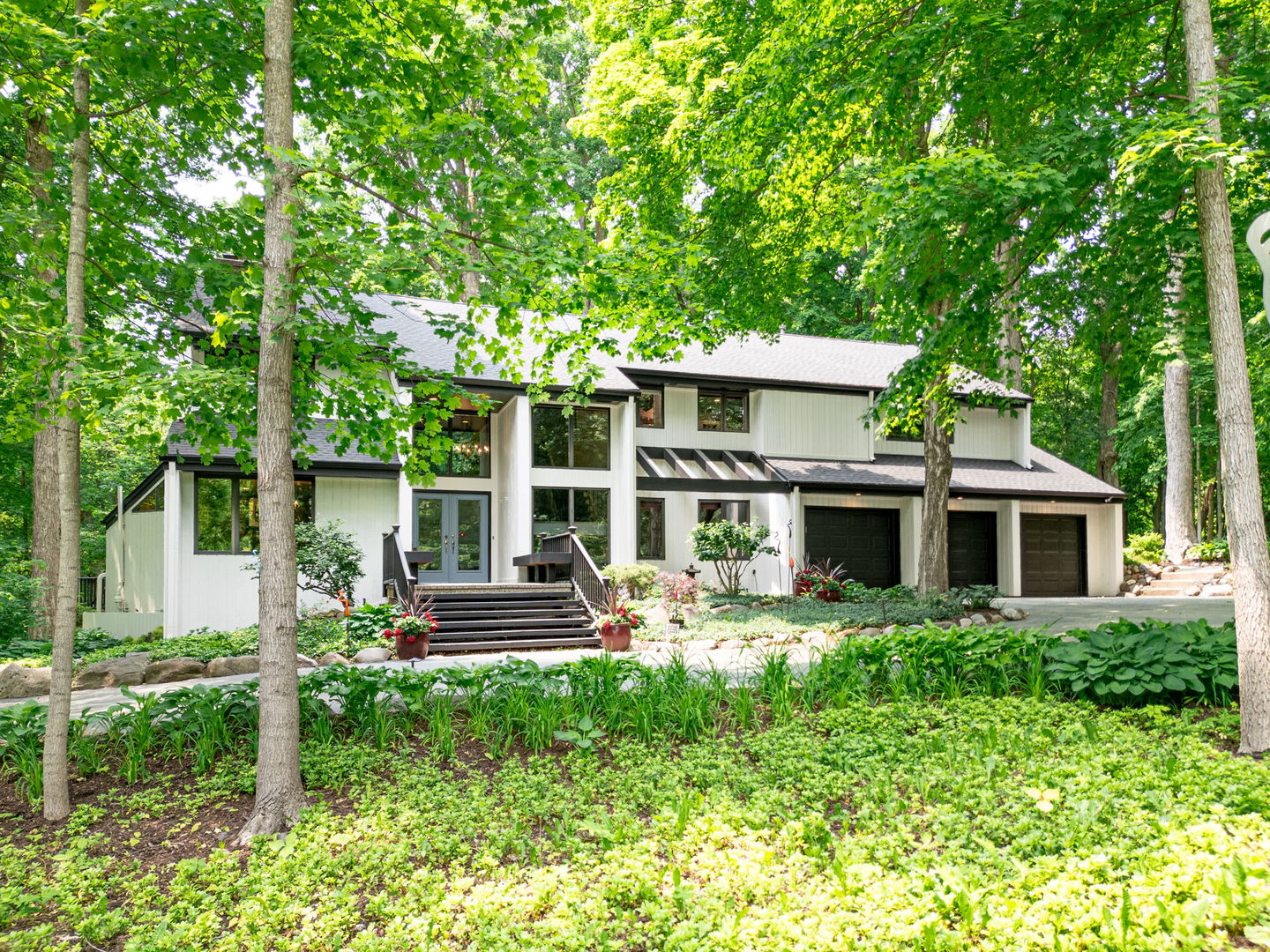 1534 COACHMAN Drive