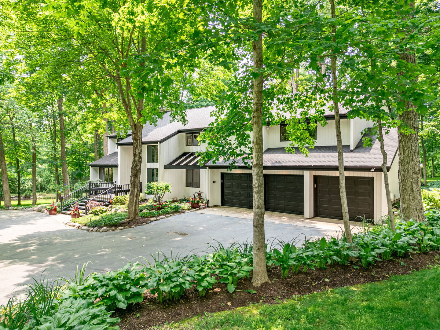 1534 COACHMAN Drive