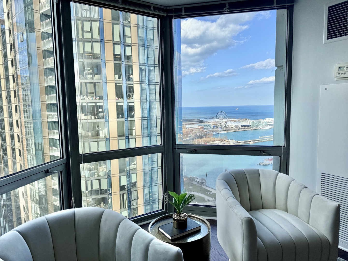 195 N Harbor Drive 2709