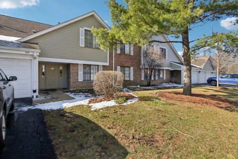 Photo of 951 YOSEMITE Trail #A, Roselle, IL 60172 (MLS # 12594621)