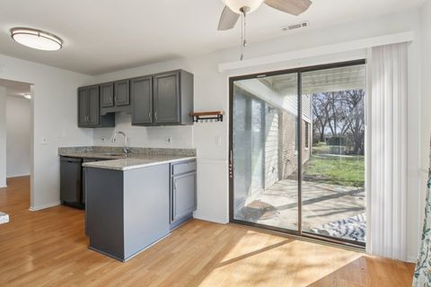 Tiny photo for 951 YOSEMITE Trail #A, Roselle, IL 60172 (MLS # 12594621)