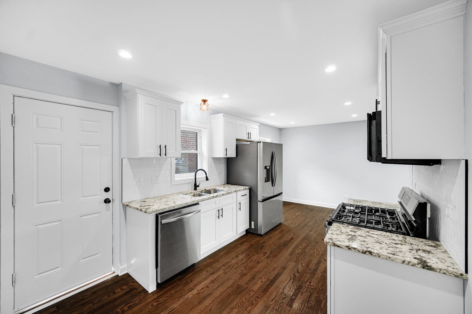 15041 Irving Avenue