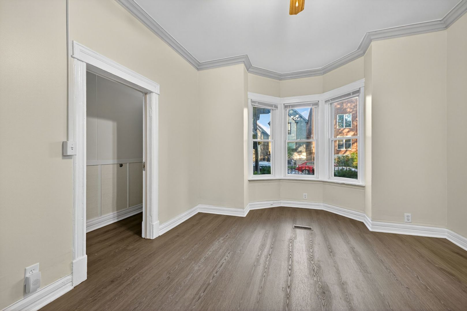 1922 N Whipple Street 1