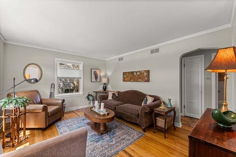 Tiny photo for 725 N County Line Road, Hinsdale, IL 60521 (MLS # 12720373)