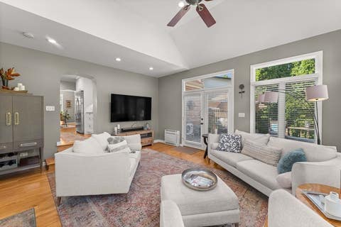 Tiny photo for 725 N County Line Road, Hinsdale, IL 60521 (MLS # 12720373)