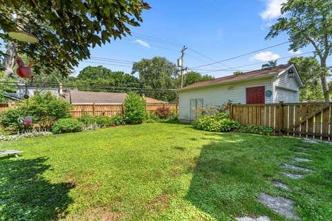Tiny photo for 725 N County Line Road, Hinsdale, IL 60521 (MLS # 12720373)