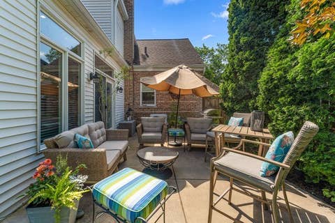 Tiny photo for 725 N County Line Road, Hinsdale, IL 60521 (MLS # 12720373)