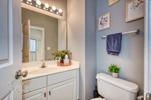 Tiny photo for 1171 Heartland Gate, Lake In The Hills, IL 60156 (MLS # 12489595)