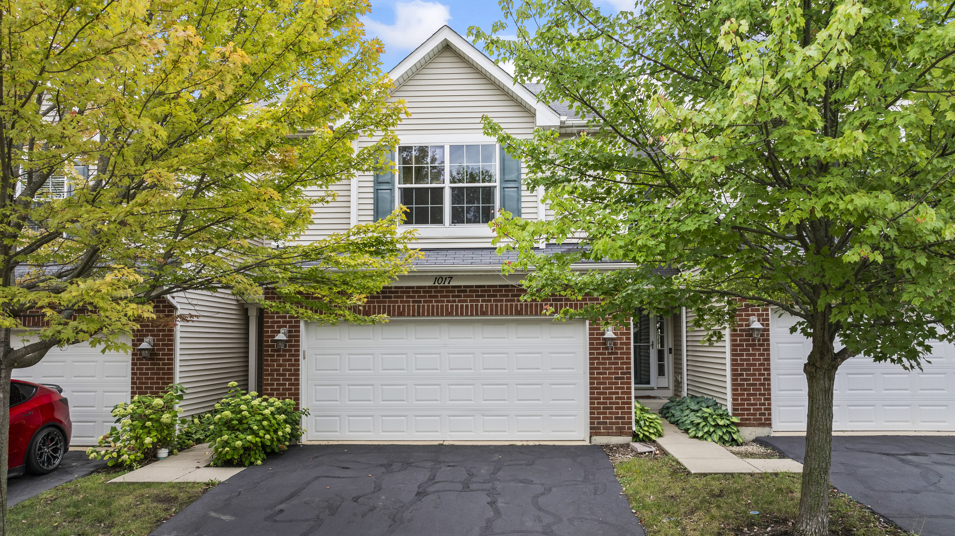 View South Elgin, IL 60177 townhome