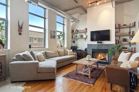 Tiny photo for Chicago, IL 60654 (MLS # 12611414)