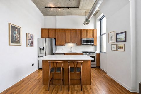 Tiny photo for Chicago, IL 60654 (MLS # 12611414)