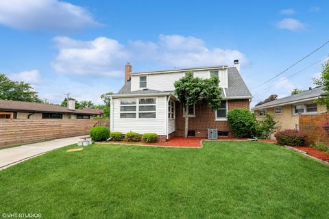 Tiny photo for 1001 Oakton Street, Park Ridge, IL 60068 (MLS # 12552962)