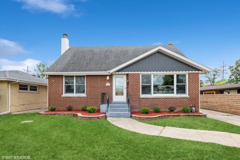 Tiny photo for 1001 Oakton Street, Park Ridge, IL 60068 (MLS # 12552962)