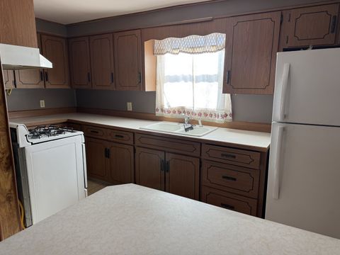 Tiny photo for 618 10th Street, Peru, IL 61354 (MLS # 12566317)