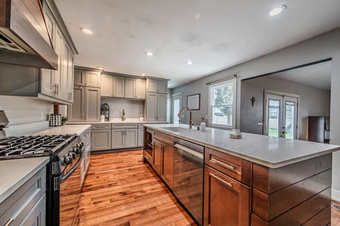 Tiny photo for 12 Sherwick Road, Oswego, IL 60543 (MLS # 12673664)