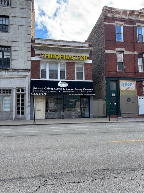 2654 N Lincoln Avenue