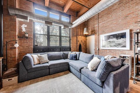 Tiny photo for 1250 W Van Buren Street #1A, Chicago, IL 60607 (MLS # 12628573)