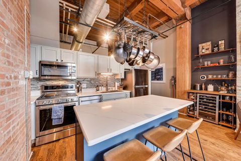 Tiny photo for 1250 W Van Buren Street #1A, Chicago, IL 60607 (MLS # 12628573)