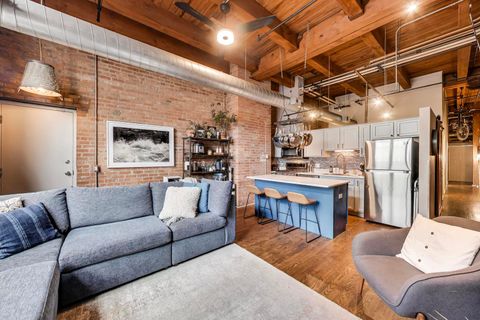 Tiny photo for 1250 W Van Buren Street #1A, Chicago, IL 60607 (MLS # 12628573)